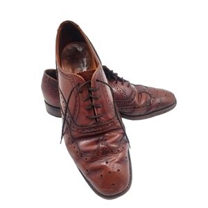 VINTAGE 1960's -Stuart McGuire- Oxford wingtips in Chestnut. Made in England